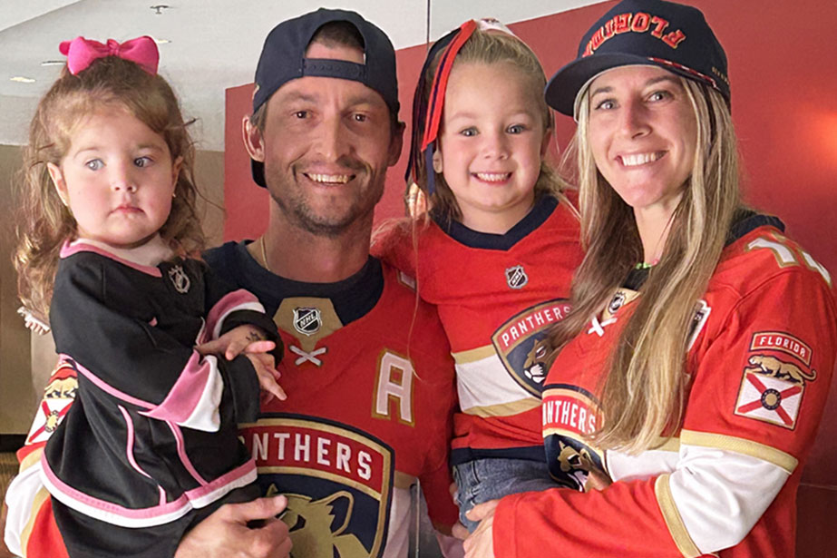 Emilia and Vivian with their parents