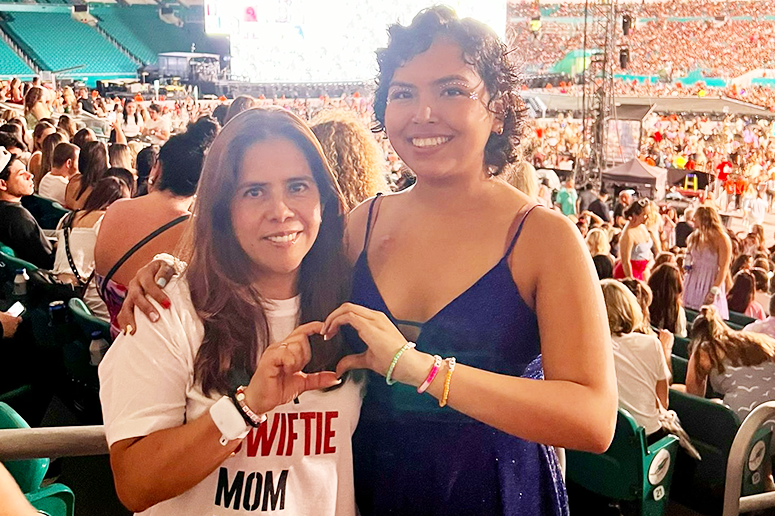Valentina and her mom at the Eras Tour in Miami